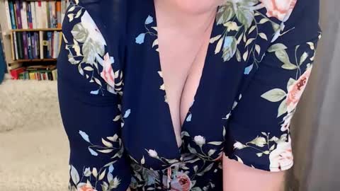 rainbowladyy online show from November 12, 2025, 2:12 am