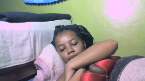 raissa75 online show from September 18, 2025, 11:18 pm