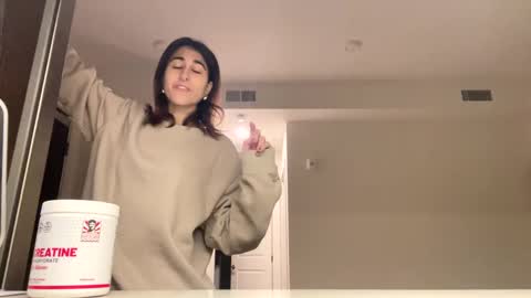 Snapshot of raiyvyn chatting on January 14, 2025, 4:15 am Ray Ray online show from January 14, 2025, 4:15 am