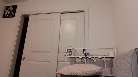 Snapshot of raiyvyn chatting on January 8, 2026, 5:10 am Ray Ray online show from January 8, 2026, 5:10 am