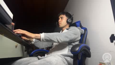 Enzo online show from February 15, 2026, 3:36 am