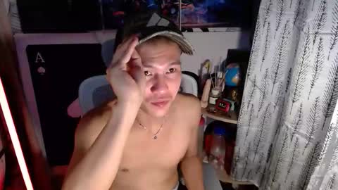 ralfhuge24 online show from March 18, 2026, 3:37 pm