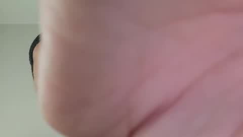 Snapshot of raluca_fr chatting on October 20, 2025, 7:20 am raluca_fr online show from October 20, 2025, 7:20 am