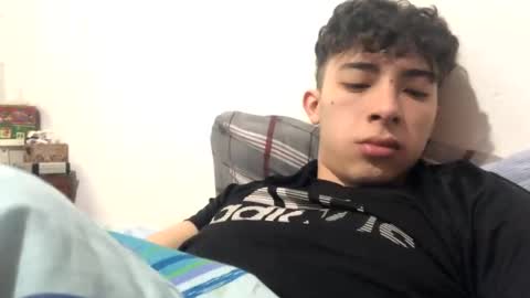 Snapshot of ramiroo2312 chatting on October 27, 2025, 7:40 pm ramiroo2312 online show from October 27, 2025, 7:40 pm