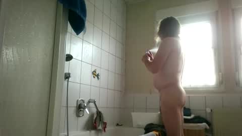 ramteichj online show from October 22, 2025, 2:06 pm