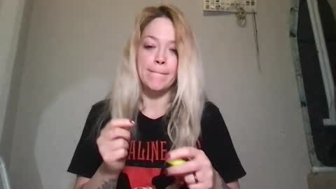 Snapshot of randiigirl69 chatting on March 3, 2025, 10:06 am Randii online show from March 3, 2025, 10:06 am