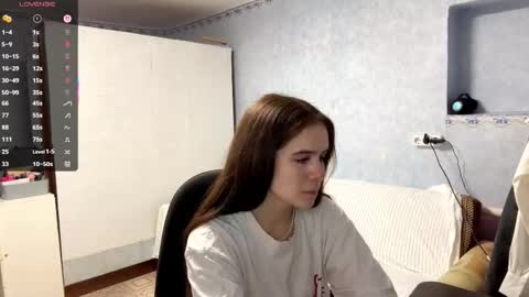 Lia online show from November 30, 2025, 2:10 pm