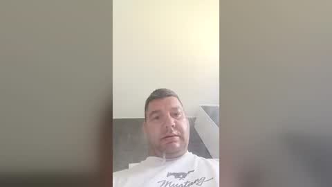 Snapshot of raoul_adi chatting on August 3, 2026, 10:21 am raoul_adi online show from August 3, 2026, 10:21 am