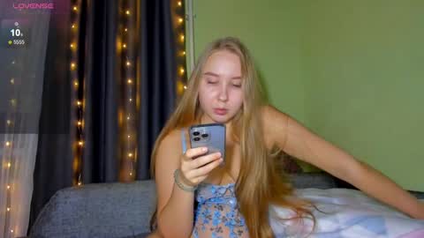 Snapshot of rapunzel_bb chatting on January 21, 2025, 12:29 pm Im Kira ntmu online show from January 21, 2025, 12:29 pm