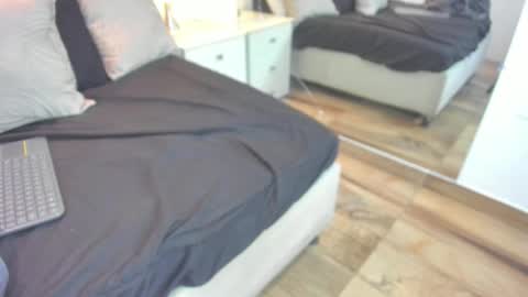 Raquel Moore  online show from January 7, 2026, 7:16 pm