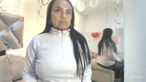 Raquel Moore  online show from February 18, 2026, 1:40 pm