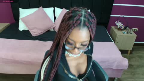 Raquel online show from December 19, 2024, 7:18 pm
