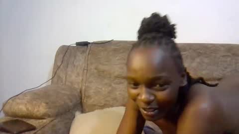 raquellayla online show from December 3, 2025, 8:18 pm