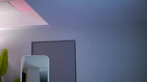 Raquelle online show from January 5, 2026, 5:27 pm