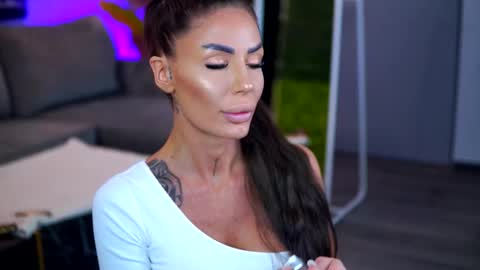 Raquelle online show from February 5, 2026, 10:31 am