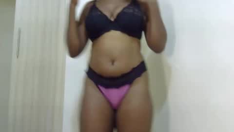 Snapshot of rara_molly chatting on February 7, 2026, 6:17 am rara_molly online show from February 7, 2026, 6:17 am