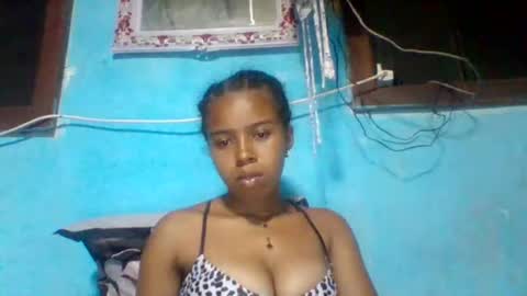 rasoelysca online show from December 17, 2025, 4:46 pm