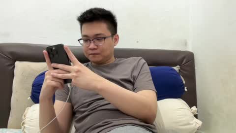 randomnaut online show from December 19, 2024, 6:23 pm