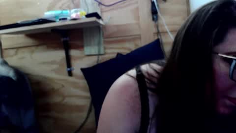 Snapshot of raven_8687 chatting on May 7, 2026, 2:11 pm Raven online show from May 7, 2026, 2:11 pm