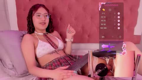 Emily online show from September 19, 2025, 12:39 pm