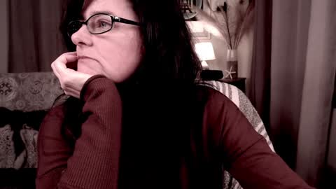 Snapshot of raven_feathers chatting on December 30, 2024, 12:43 am Roxanneredlight59 online show from December 30, 2024, 12:43 am