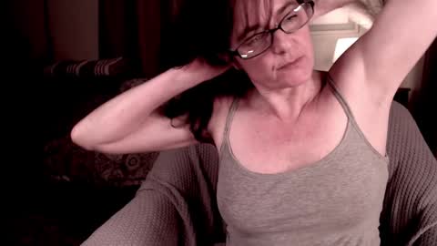 Snapshot of raven_feathers chatting on February 3, 2025, 12:36 am Roxanneredlight59 online show from February 3, 2025, 12:36 am