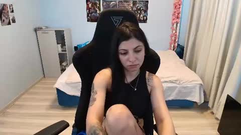Snapshot of raven_haired_goddess chatting on June 29, 2026, 12:16 pm raven_haired_goddess online show from June 29, 2026, 12:16 pm