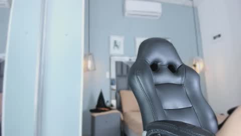 Snapshot of raven_jade_ chatting on November 1, 2025, 7:16 pm raven_jade_ online show from November 1, 2025, 7:16 pm