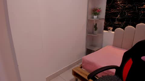 raven_loove online show from March 14, 2026, 12:43 pm