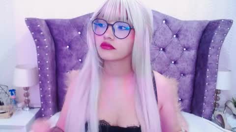 raven_love_ online show from October 21, 2025, 7:58 pm