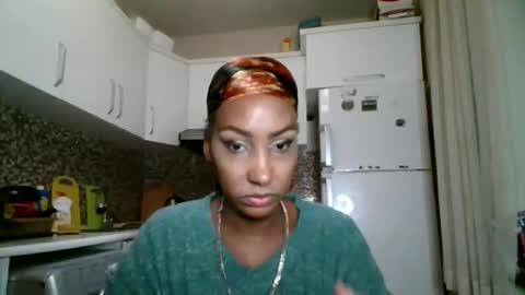 ravenbby online show from May 6, 2026, 8:47 pm