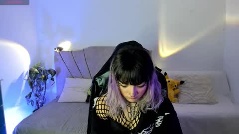 ravencollen online show from November 6, 2025, 1:45 pm