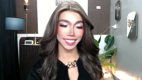 ravennaxx online show from February 21, 2025, 12:06 pm