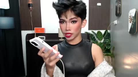 ravennaxx online show from February 27, 2025, 12:32 am