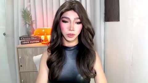 ravennaxx online show from October 26, 2025, 7:31 pm