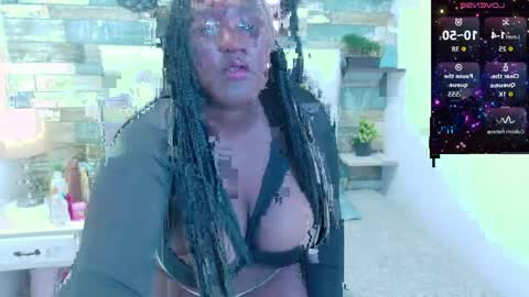 ravennova_ online show from April 6, 2026, 1:12 pm