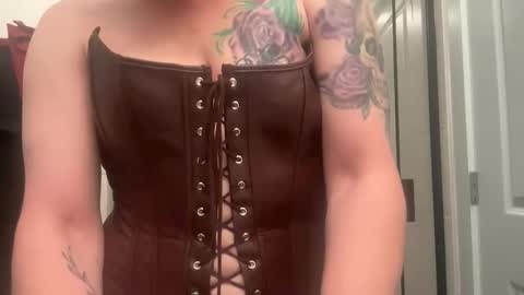 Raven Ray online show from April 18, 2026, 5:11 am