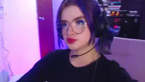 Snapshot of raventh_ chatting on September 10, 2025, 2:28 pm raventh_ online show from September 10, 2025, 2:28 pm