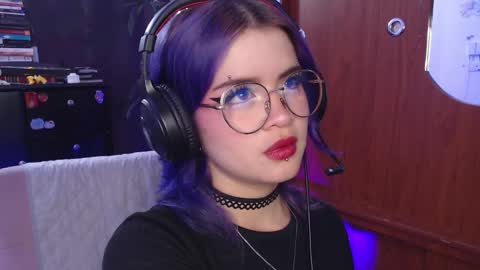 Snapshot of raventh_ chatting on September 19, 2025, 1:56 pm raventh_ online show from September 19, 2025, 1:56 pm