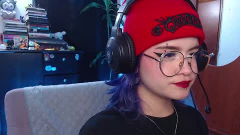 Snapshot of raventh_ chatting on September 23, 2025, 10:35 pm raventh_ online show from September 23, 2025, 10:35 pm