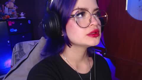 Snapshot of raventh_ chatting on October 15, 2025, 2:39 pm raventh_ online show from October 15, 2025, 2:39 pm