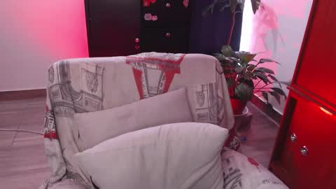 Snapshot of raventh_ chatting on October 16, 2025, 2:29 pm raventh_ online show from October 16, 2025, 2:29 pm