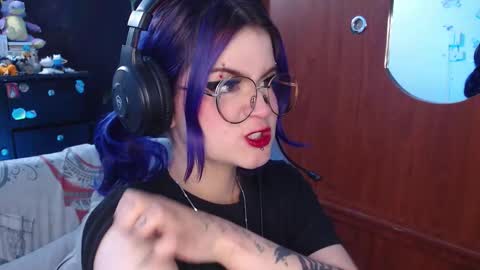 Snapshot of raventh_ chatting on October 18, 2025, 11:44 am raventh_ online show from October 18, 2025, 11:44 am