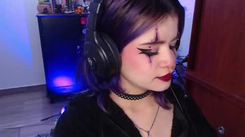 Snapshot of raventh_ chatting on October 31, 2025, 11:44 am raventh_ online show from October 31, 2025, 11:44 am