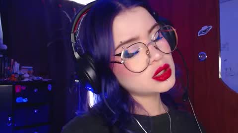 Snapshot of raventh_ chatting on November 8, 2025, 11:43 am raventh_ online show from November 8, 2025, 11:43 am