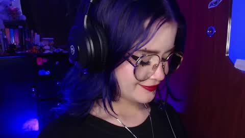 Snapshot of raventh_ chatting on November 9, 2025, 1:31 pm raventh_ online show from November 9, 2025, 1:31 pm