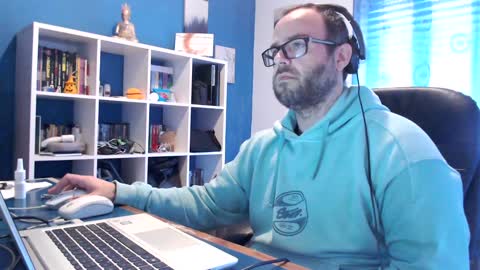 ravingr3d3 online show from February 4, 2025, 12:11 pm