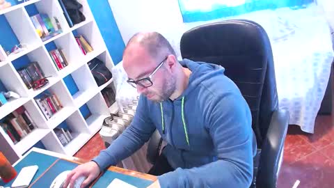 ravingr3d3 online show from February 8, 2026, 1:36 pm