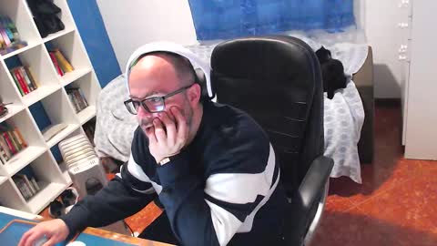 ravingr3d3 online show from February 9, 2026, 2:32 pm