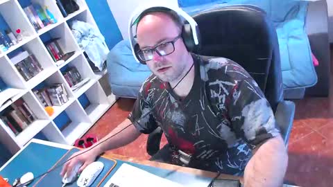 ravingr3d3 online show from April 2, 2026, 3:20 pm